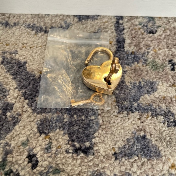 PERSONALIZED WEDDING THANK YOU BOX - Picture 2 of 10